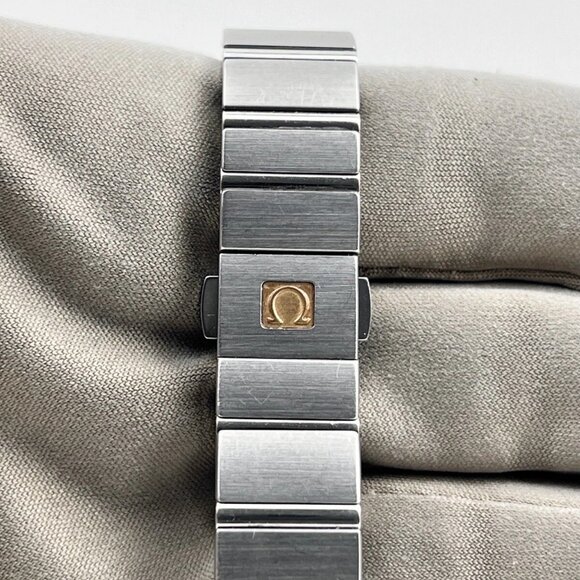 OMEGA Constellation Blush 123.10.24.60.05.001 Ladies Watch Mother Of Pearl Dial - Picture 8 of 10